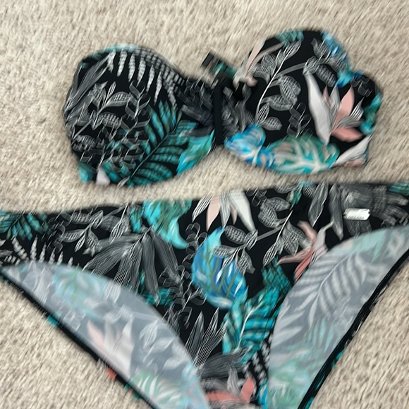 Pink and Tropical Print Bikini Set - Picture 4 of 5